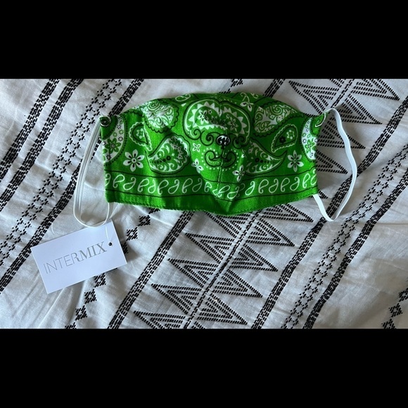 Intermix Green Bandana Face Mask NWT - Picture 2 of 7